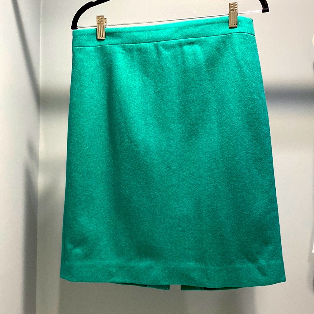J Crew green wool pencil skirt in size 6